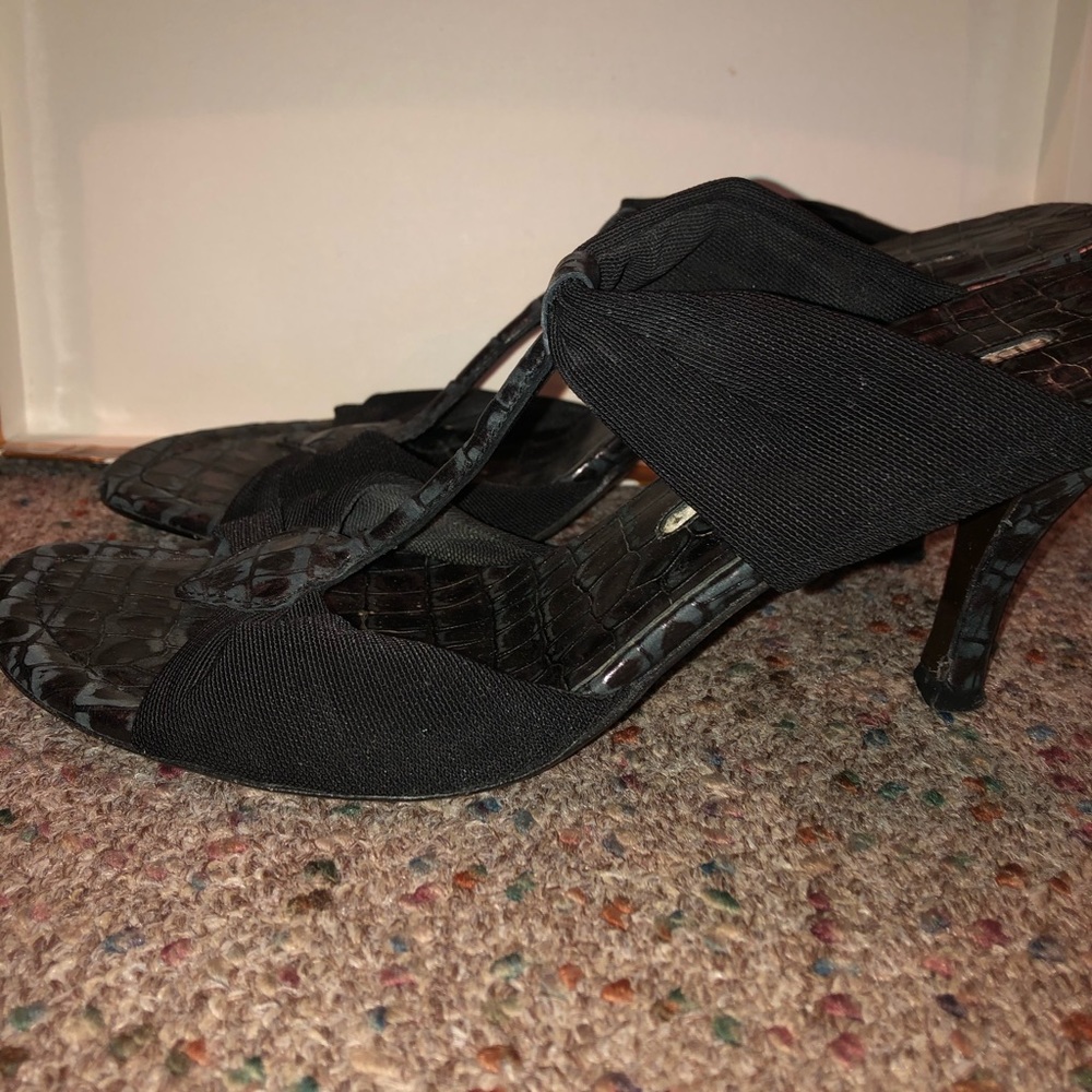 Donald PLINER Snakeskin Heels